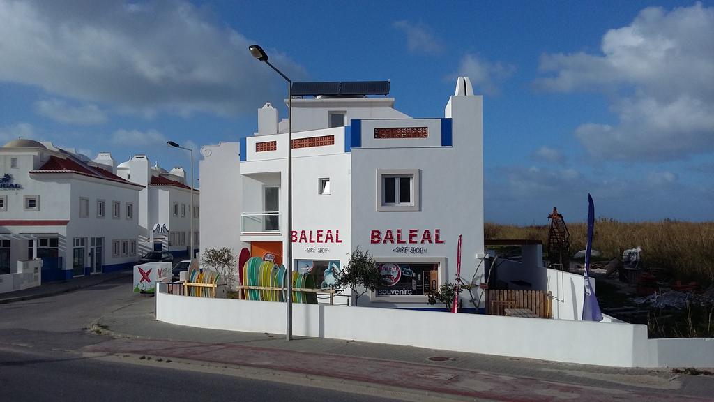 Alex Surf Hostel Балеал Экстерьер фото