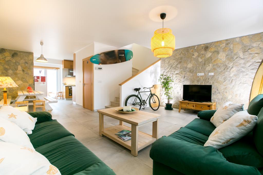 Alex Surf Hostel Балеал Экстерьер фото
